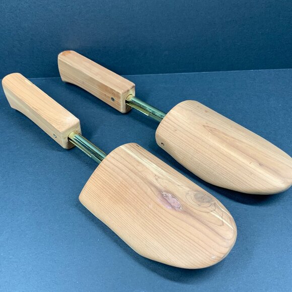 Cedar Shoe Trees Men’s Spring Loaded Measures 12” Extended EUC Wooden Stretchers - Picture 7 of 7